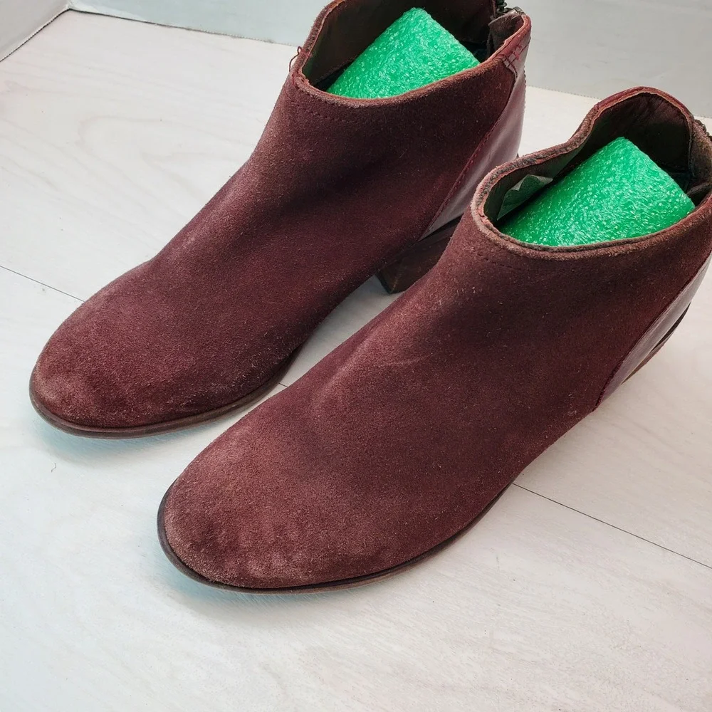 Charles by Charles David‎ Burgundy Suede Leather Ankle Boots Block Heel Size 8